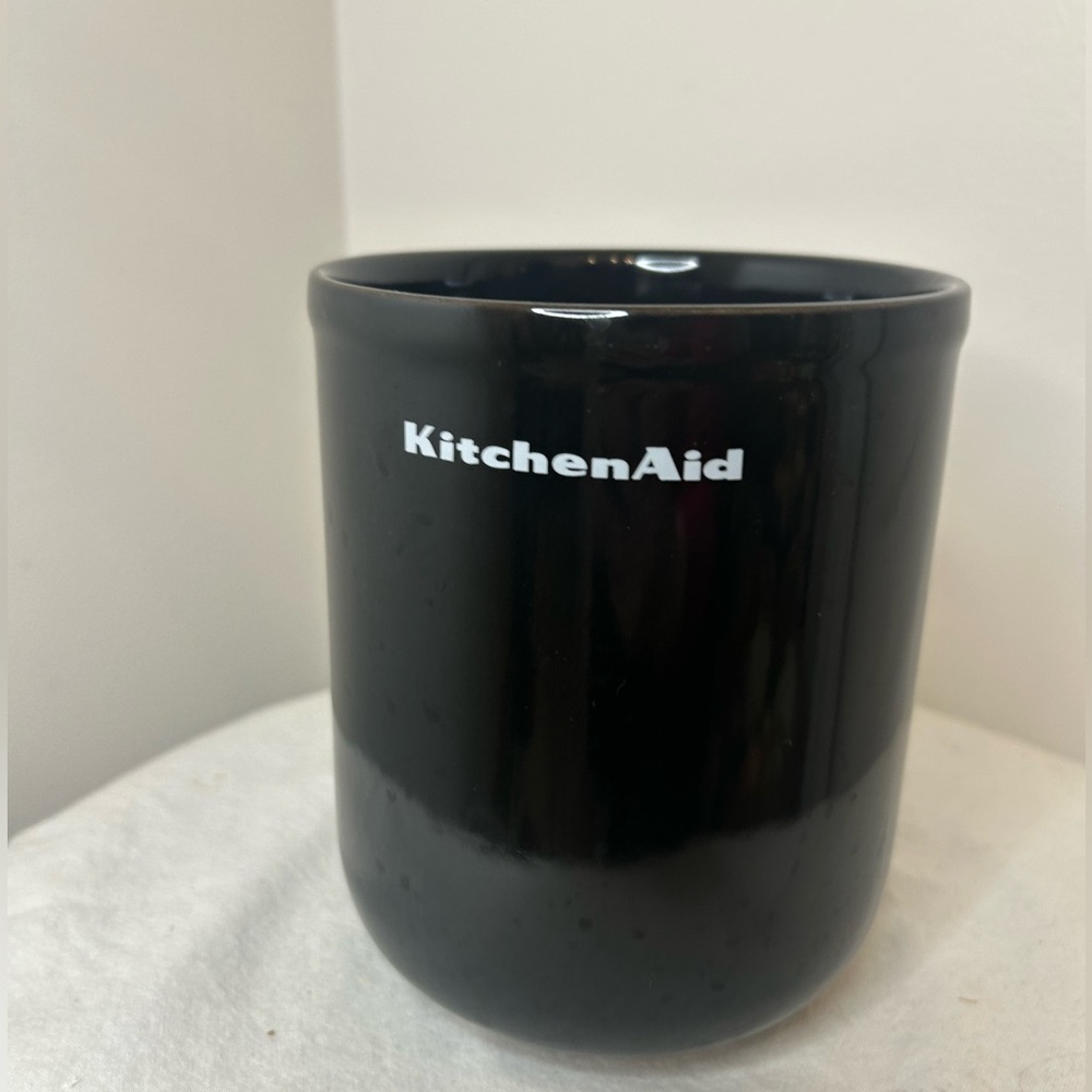 Kitchen Aid black utensil holder crock. Excellent condition